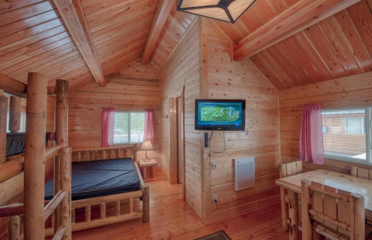 Yellowstone Grizzly Rv Park And Cabins Βίλα West Yellowstone Εξωτερικό φωτογραφία