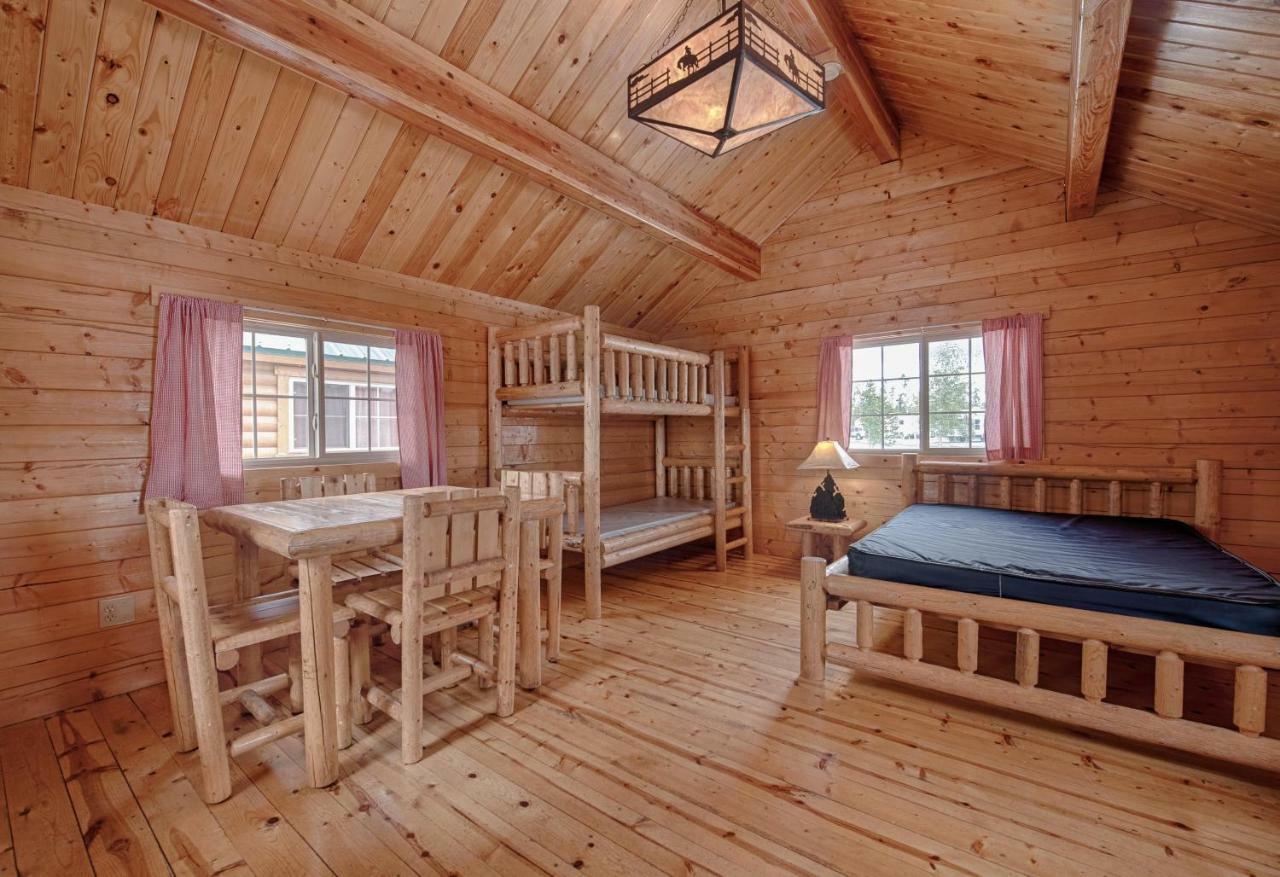 Yellowstone Grizzly Rv Park And Cabins Βίλα West Yellowstone Εξωτερικό φωτογραφία