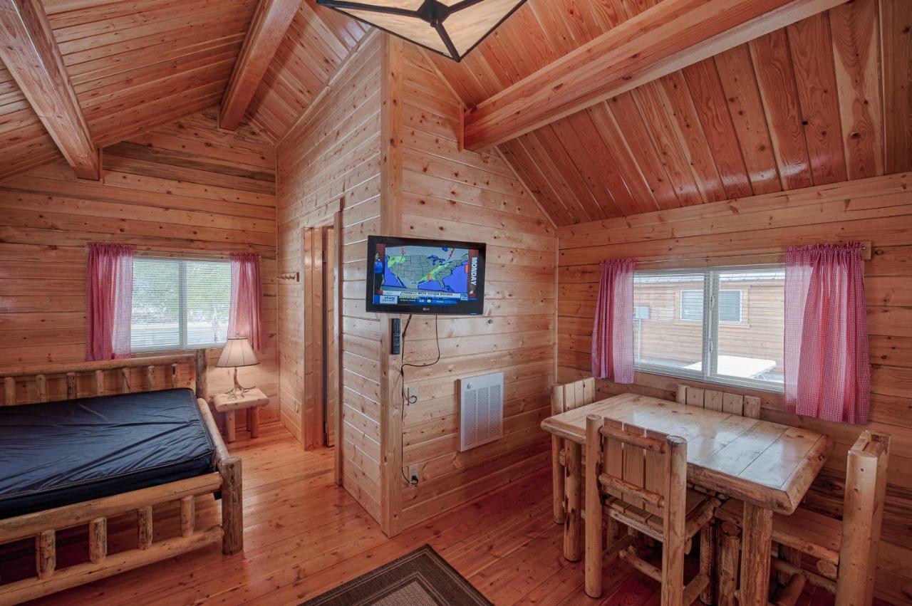 Yellowstone Grizzly Rv Park And Cabins Βίλα West Yellowstone Εξωτερικό φωτογραφία