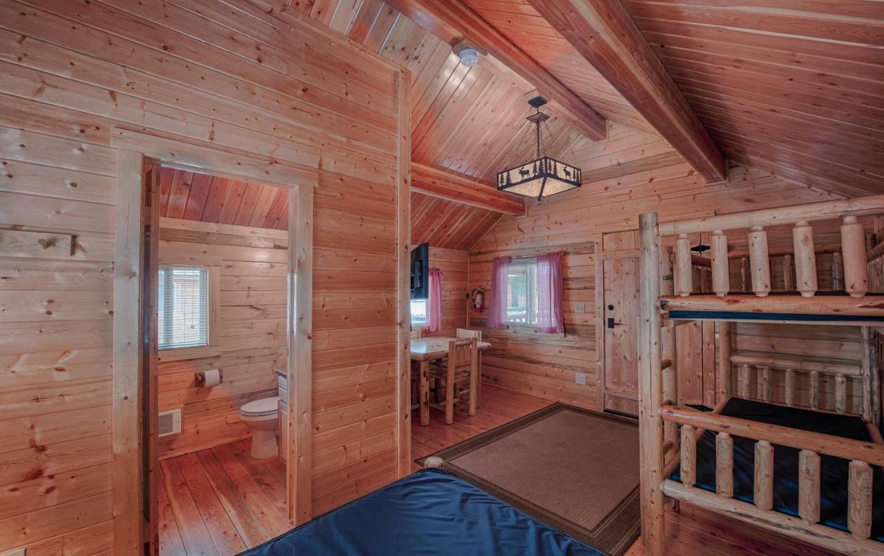Yellowstone Grizzly Rv Park And Cabins Βίλα West Yellowstone Εξωτερικό φωτογραφία