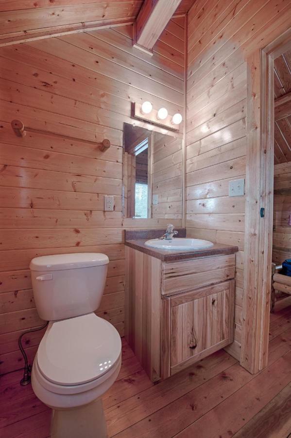 Yellowstone Grizzly Rv Park And Cabins Βίλα West Yellowstone Δωμάτιο φωτογραφία